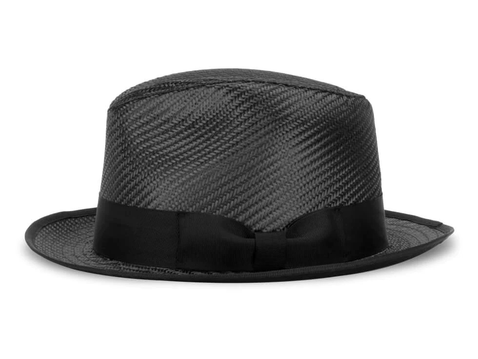Chapeau élégant en fibre de carbone : couvre-chef moderne